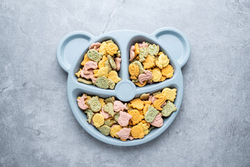 Nutritional high calcium children's fruit and vegetable biscuits