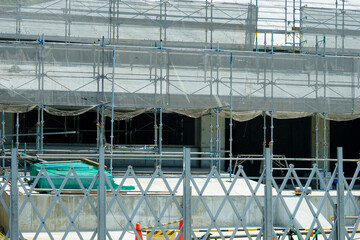 建設工事現場の足場