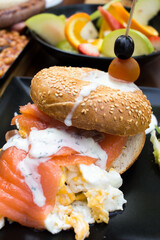 bagel with salmon 