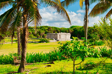 Obraz premium Tulum was a walled city of Mayan culture located in the state of Quintana Roo, in southeastern Mexico