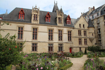 Fototapeta na wymiar medieval mansion (hôtel de sens) in paris (france)