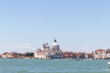 Vue sur une église Italienne a Venise