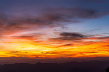 Fototapeta na wymiar Beautiful Sunset and sunrise on sky and golden twilight time in valley of mountain layer