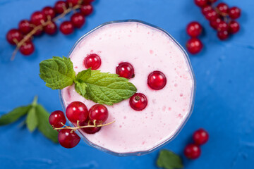 Redcurrant smoothie with mint garnish