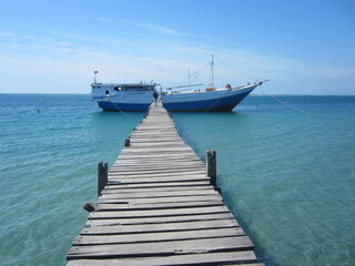 Obraz premium When the ship is docked to carry passengers