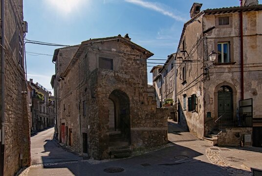 Gassen in der Altstadt von Bomarzo in der Region Lazio in Italien 