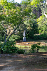 Statue de pierre dans un temple au japon