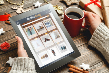 The choice of Christmas gifts in interenete concept