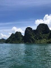 Fototapeta premium The beautiful islets of Halong Bay, Vietnam, a UNESCO World Heritage Site