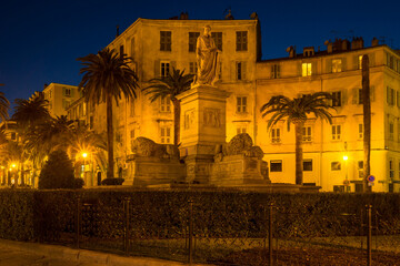 Napoleondenkmal auf dem Vier-Löwenbrunnen in Ajaccio