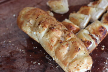 Garlic bread, the delicious accompaniment of barbecue gaucho.