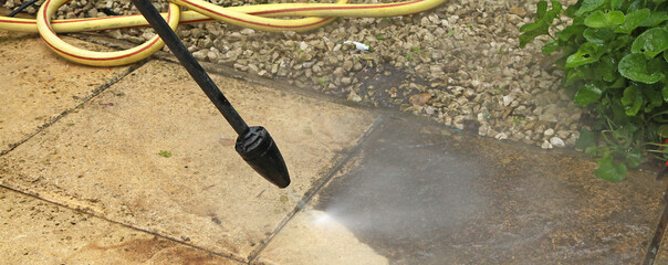 Nettoyage de dalles d'une terrasse au karcher	