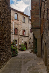 Straße in der Altstadt von Anghiari in der Toskana in Italien 