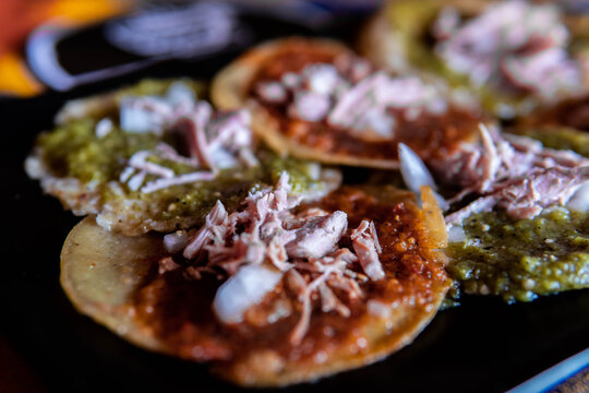 chalupas, comida tipica mexicana