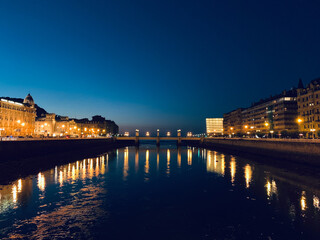 Fototapeta na wymiar city bridge and lamplights at night