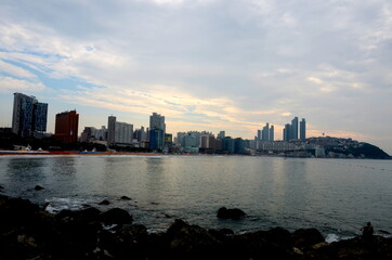 Fototapeta premium city skyline at sunset