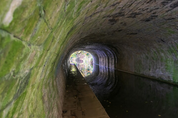 Naklejka premium tunnel of light