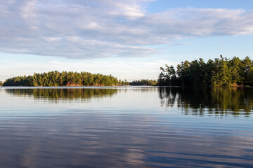 Obraz premium tranquil lake scene in Canada