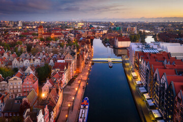 Aerial view of the old town of Gdansk at dawn, Poland © Patryk Kosmider