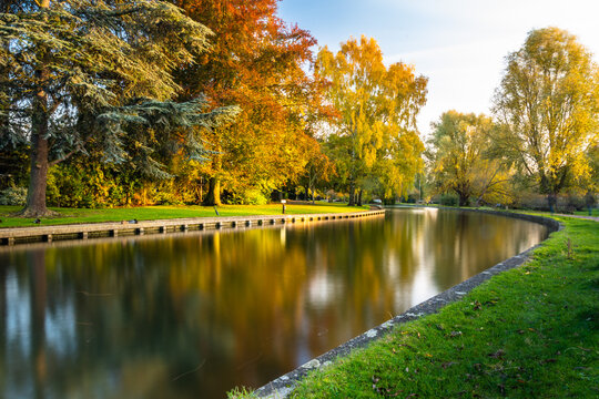 Lon exposure image of the river Cam in autumn, Cambridge, UK