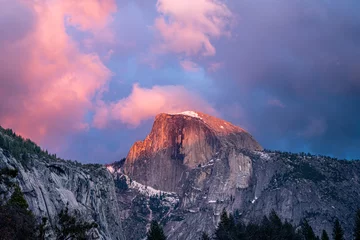 Crédence de cuisine en verre imprimé Half Dome Alpenglow on Half Dome at Yosemite National Park