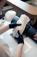 Luxury Spa Spa paraffin hand treatment process