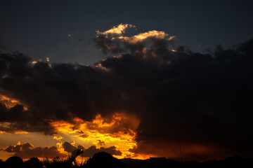 Atardecer y nubes 8
