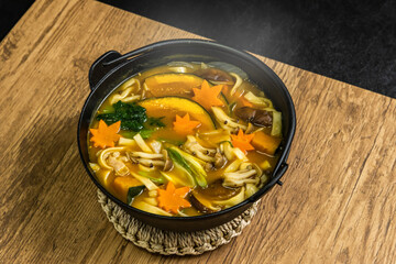 田舎うどん　Country-style udon 