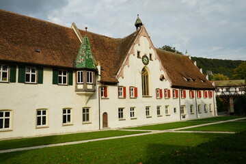 Fototapeta na wymiar Blicke zum Kloster Blaubeuren
