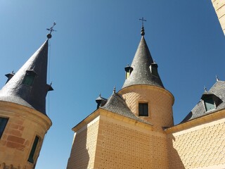 detalle de la fachada, de las torres y almenas del Alcazar de Segovia.