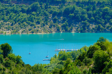Fototapeta premium View on the Esparron lake during the summer