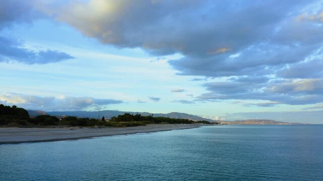 Mare calmo al trmaonto 