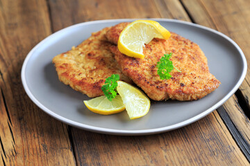 Wiener Schnitzel mit Zitrone