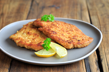 Wiener Schnitzel mit Zitrone