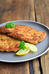 Wiener Schnitzel mit Zitrone