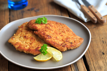 Wiener Schnitzel mit Zitrone