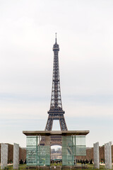 Fototapeta na wymiar Torre Eiffel o Tour Eiffel en la ciudad de Paris, en el pais de Francia