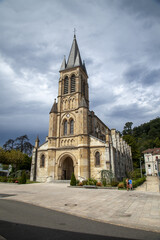 Fototapeta na wymiar Eglise aux alentours de Pau