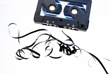 Musikkassette isoliert auf weißem Untergrund