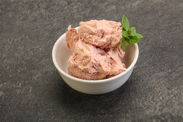 Liver pate in the bowl