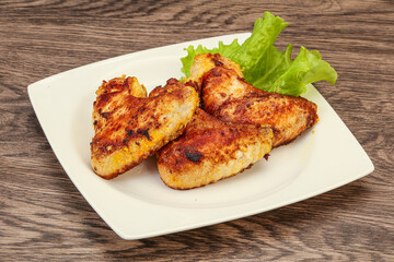 Roasted chicken wings with spices