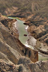 Embalse de Algeciras, en el Paisaje Protegido de Barrancos de Gebas, Alhama de Murcia. Paisaje de badlands modelado por la acción erosiva del agua.