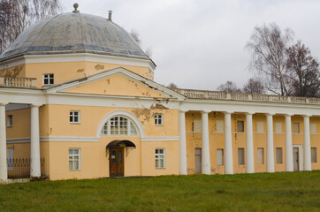 Restoration of the Colonnade of the Znamenskoye - Rayok estate, torzhoksky district, Tver region, Russia