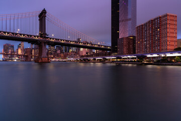 Fototapeta na wymiar East River view at dawn with a long exposure,