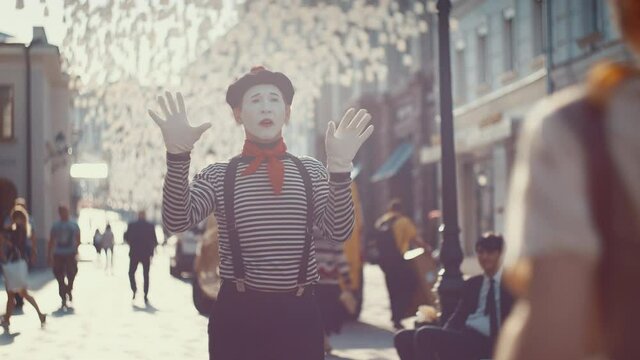 Mime man on the street in the city