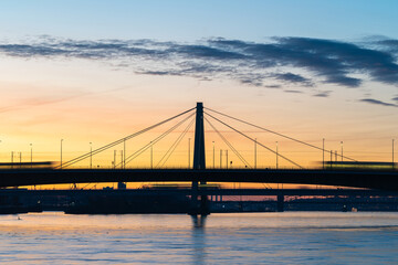 Fototapeta na wymiar Severinsbrücke in Cologne at sunset