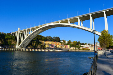 Ponte da Arrábida in Porto 