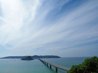 Fototapeta na wymiar 山口県角島大橋、雲のカーテン。
