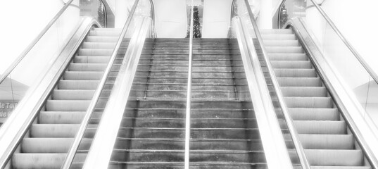 escalator going up