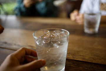 Ice glasses are placed on the table in the restaurant.